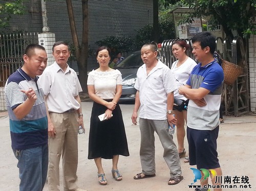 莲花池街道:零距离服务群众 “两代表一委员”下社区接访(图1) 莲花池街道:零距离服务群众 “两代表一委员”下社区接访(图1)