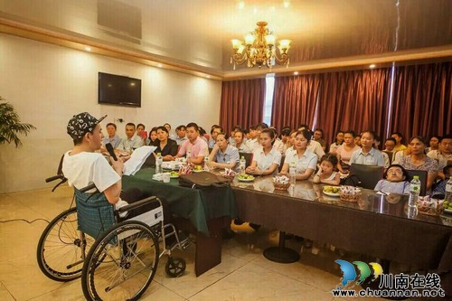 退伍军人陈西达:轮椅和键盘上演绎精彩人生(图2) 退伍军人陈西达:轮椅和键盘上演绎精彩人生(图2)
