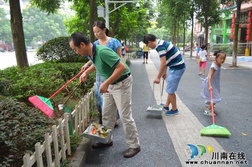 华阳街道:小小志愿者参与社会实践,争当文明使者(图3) 华阳街道:小小志愿者参与社会实践,争当文明使者(图3)