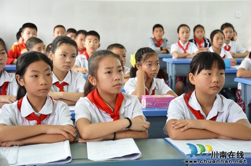泸州华阳各学校“开学第一课”聚焦爱国主义教育(图2)