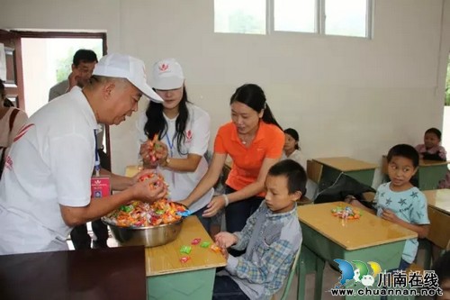 古蔺桂花夏加小学开校啦，来了好多叔叔阿姨！(图5)