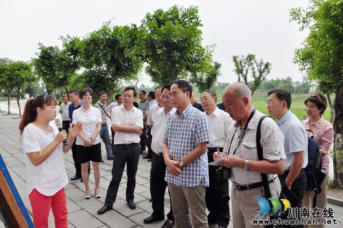 全国人大在泸县开展《农民专业合作社法》修法调研(图2) 全国人大在泸县开展《农民专业合作社法》修法调研(图2)