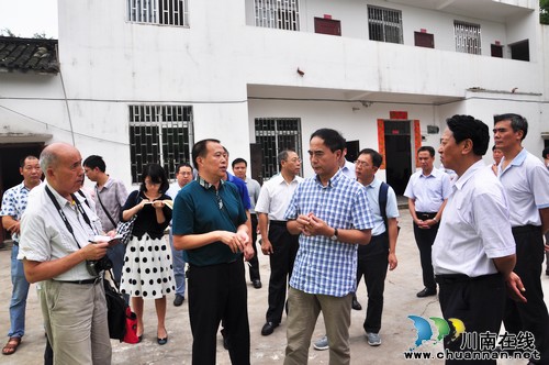 全国人大在泸县开展《农民专业合作社法》修法调研(图1) 全国人大在泸县开展《农民专业合作社法》修法调研(图1)