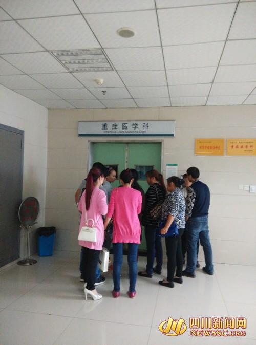 泸州越野车人行道撞人逃逸 两少女一重一轻伤(图2) 泸州越野车人行道撞人逃逸 两少女一重一轻伤(图2)