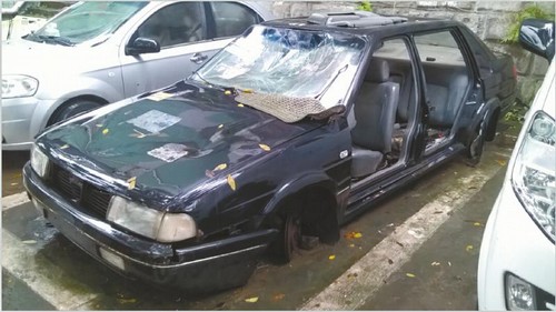 整治小区僵尸车 自贡政府、物业联手找出80余辆(图1) 整治小区僵尸车 自贡政府、物业联手找出80余辆(图1)