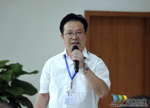 张维庆率队参观四川医科大中医院全民预防保健试点工作(图4) 张维庆率队参观四川医科大中医院全民预防保健试点工作(图4)