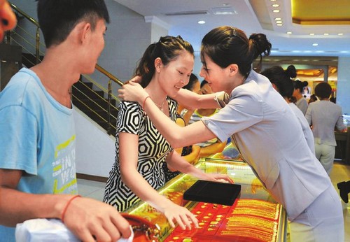 金价走低饰品好卖&nbsp;银行实物黄金遇冷(图2)