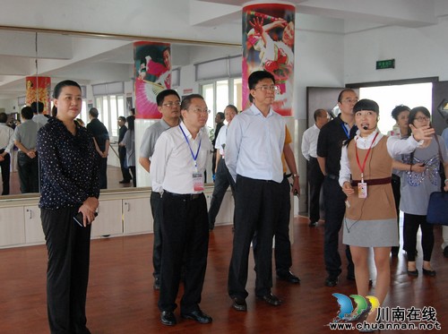 全国中小学实验教学交流研讨会在泸州召开(图2)