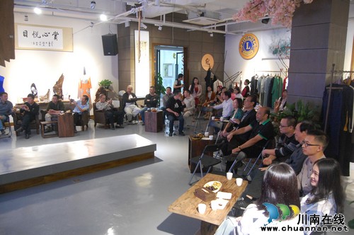 泸州:文联主席带头尝试“艺术+互联网”(图4) 泸州:文联主席带头尝试“艺术+互联网”(图4)