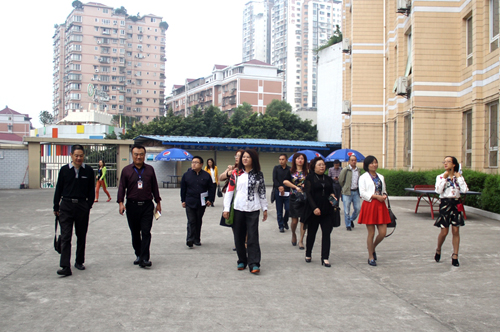 泸州市西路学校接受政协民主评议(图1)