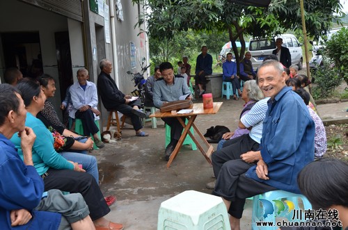 太伏镇:渔湾村“第一书记”精准扶贫谋发展(图1) 太伏镇:渔湾村“第一书记”精准扶贫谋发展(图1)