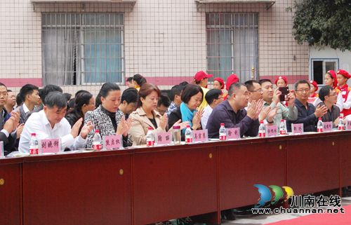 “史上最好玩学校”惊现泸州纳溪合面镇(图4) “史上最好玩学校”惊现泸州纳溪合面镇(图4)