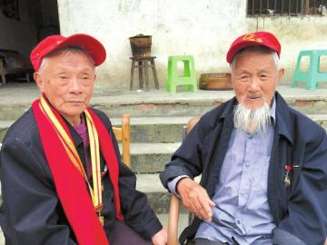 战场一别70载 两川籍95岁抗战老兵内江重逢(图1) 战场一别70载 两川籍95岁抗战老兵内江重逢(图1)
