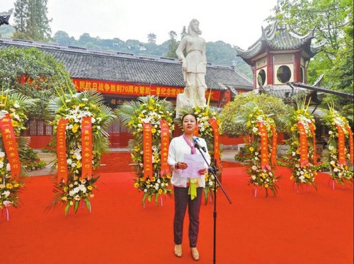 宜宾:市民提建议 市长致谢(图2) 宜宾:市民提建议 市长致谢(图2)