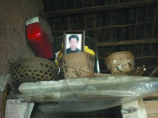 泸州女子受虐20年将丈夫掐死 村民为其联名求情(图4) 泸州女子受虐20年将丈夫掐死 村民为其联名求情(图4)
