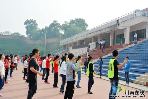 泸县一中顺利通过泸州普通高中素质教育督导评估(图2) 泸县一中顺利通过泸州普通高中素质教育督导评估(图2)