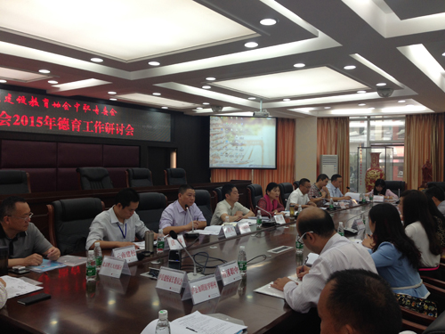 泸州建校:建德树人 2万桃李满天下(图4) 泸州建校:建德树人 2万桃李满天下(图4)