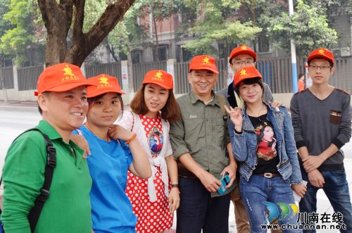 泸州市力促帮扶困难职工志愿服务实现“四化”(图1)