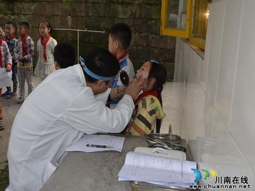 纳溪区护国镇中心校:健康体检 为学生保驾护航(图2) 纳溪区护国镇中心校:健康体检 为学生保驾护航(图2)