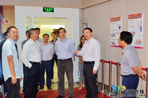 省总工会党组书记罗茂乡莅泸调研(图2) 省总工会党组书记罗茂乡莅泸调研(图2)