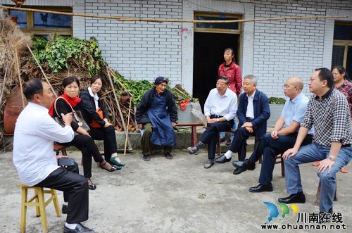 泸州扶贫基金会深入太伏镇沙河村调研精准扶贫(图1)