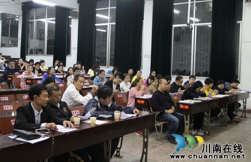 叙永二中青年教师书法培训“墨香校园”建设(图1)