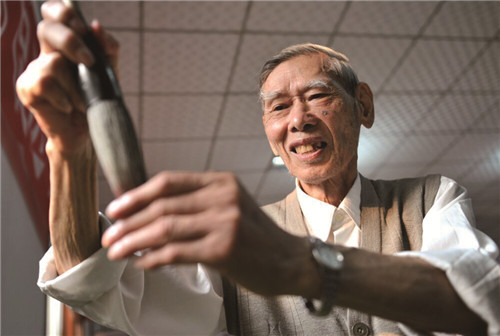 泸州古蔺老县长的书法情缘(图1) 泸州古蔺老县长的书法情缘(图1)
