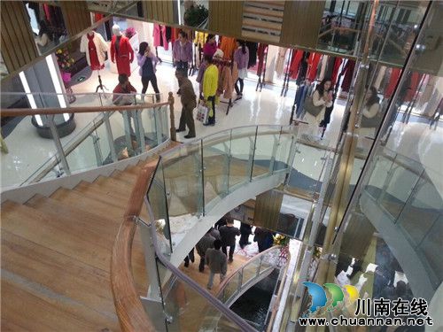 泸州:西亚百货盛装亮相白塔黄金商圈(图24) 泸州:西亚百货盛装亮相白塔黄金商圈(图24)