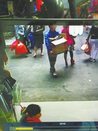 泸州一厕所现“纸箱宝宝”弃婴生父在重庆读书(图2)
