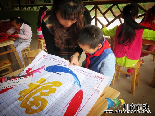 泸州东升学校学生到“合面基地”进行研学活动(图3) 泸州东升学校学生到“合面基地”进行研学活动(图3)