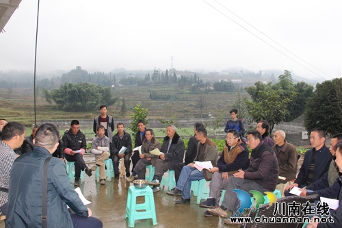 叙永县水务局问题查摆深入项目区“田间地头”(图1)