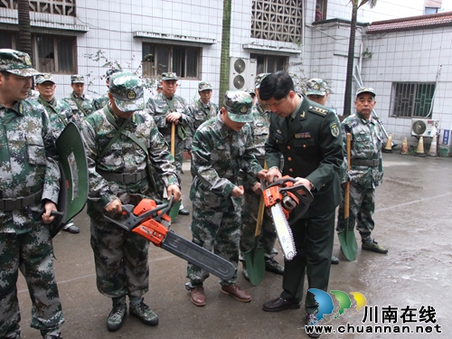 泸县人武装部到喻寺镇检查武装工作(图2) 泸县人武装部到喻寺镇检查武装工作(图2)