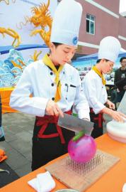 泸州职业学校学生技能竞赛落幕 5000余人参与(图2) 泸州职业学校学生技能竞赛落幕 5000余人参与(图2)