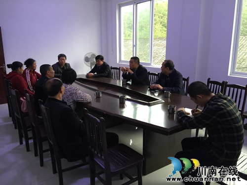 泸县委副书记、县长薛学深到石桥镇持续开展活动(图1) 泸县委副书记、县长薛学深到石桥镇持续开展活动(图1)