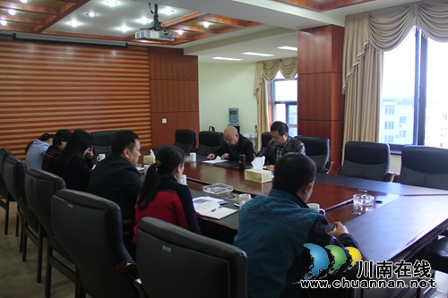 泸州市纪委督导组到石桥镇开展“三走到、三解决、三促进”工作督导检查(图1) 泸州市纪委督导组到石桥镇开展“三走到、三解决、三促进”工作督导检查(图1)