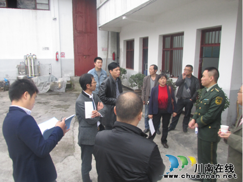 泸县酒类企业重大火灾隐患整改联合督察组到喻寺镇进行专项督察(图1) 泸县酒类企业重大火灾隐患整改联合督察组到喻寺镇进行专项督察(图1)