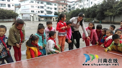 “体验式”教学走进天仙硐小学课堂(图2)