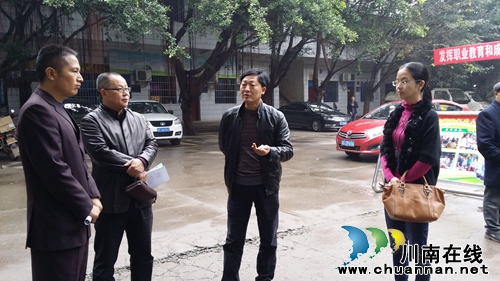 泸县教育局党委书记、局长朱大清到立石镇调研成教工作(图1)