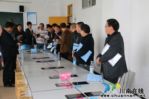 合江中学接受县目标考核检查(图2)