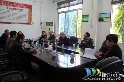 泸州市司法局到合江检查民生工程法律援助工作(图1)