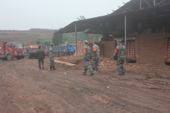 南溪区汪家镇切实开展平安建设宣传活动(图1)