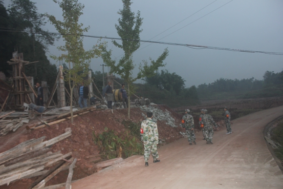 南溪区汪家镇切实开展平安建设宣传活动(图2)