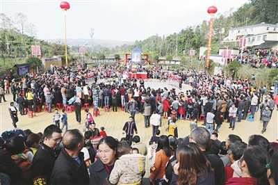 宜宾珙县3万多名苗族同胞欢乐过节(图1)