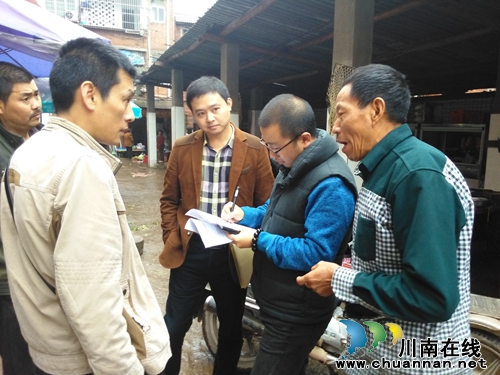 合江县城乡居保中心下乡镇、走基层，确保社保基金安全(图1)