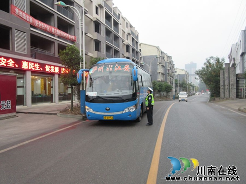 交警四大队积极开展第一次集中整治突出交通违法统一行动(图1)