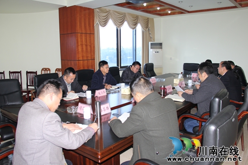 泸县委常委、组织部长张国华到石桥镇调研基层党建工作(图1) 泸县委常委、组织部长张国华到石桥镇调研基层党建工作(图1)