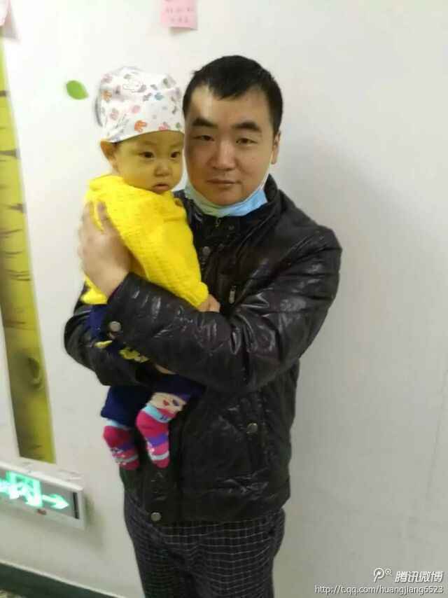 泸州消防员割肝救女手术顺利 父女同"肝"共苦(图1) 泸州消防员割肝救女手术顺利 父女同"肝"共苦(图1)