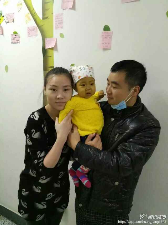 泸州消防员割肝救女手术顺利 父女同"肝"共苦(图2) 泸州消防员割肝救女手术顺利 父女同"肝"共苦(图2)