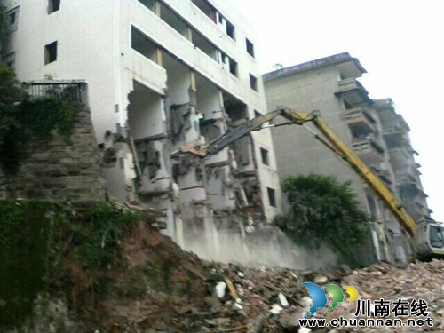 北城街道:枇杷沟棚户区和危旧房改造拆迁工作进入攻坚阶段(图1) 北城街道:枇杷沟棚户区和危旧房改造拆迁工作进入攻坚阶段(图1)
