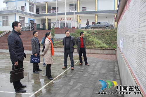 泸县纪委到石桥镇督查党风廉政建设工作(图1) 泸县纪委到石桥镇督查党风廉政建设工作(图1)